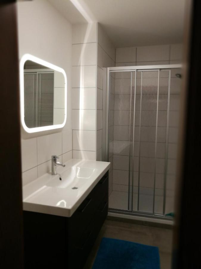 Gemuetliche Wohnung 10 Minuten Vom See Entfernt Zell am See Buitenkant foto