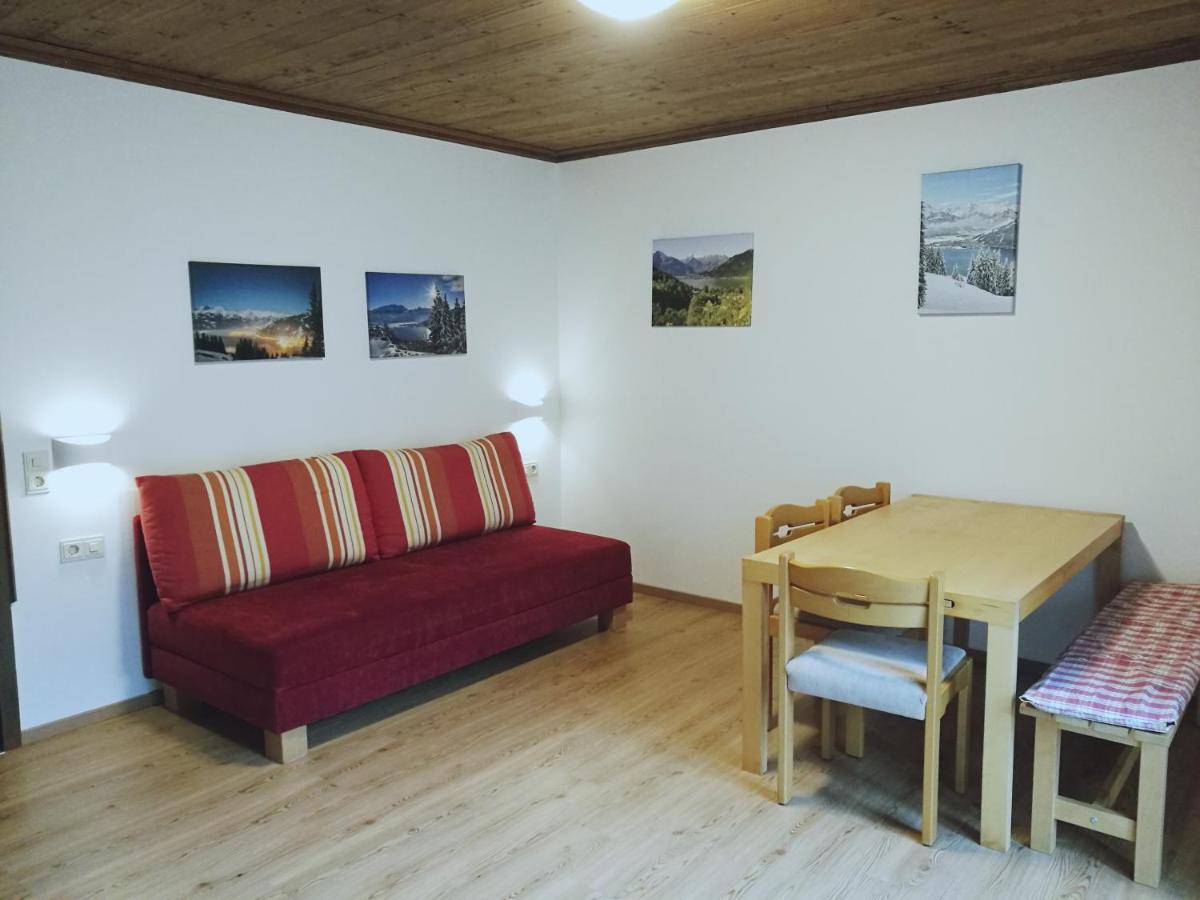 Gemuetliche Wohnung 10 Minuten Vom See Entfernt Zell am See Buitenkant foto